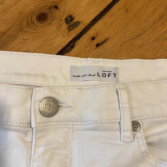 Loft Denim White Shorts - size 29/8 - frayed - Picture 3 of 4